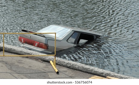 2,740 Car drowning Images, Stock Photos & Vectors | Shutterstock