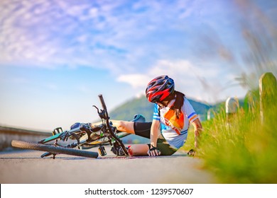 919 Wounded Cyclist Images, Stock Photos & Vectors | Shutterstock