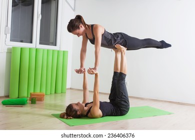 Acro Yoga