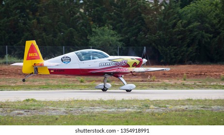 Acrobatic Spain Championship 2018, Requena (Valencia, Spain) junio 2018, pilot Manuel Rey "Coco", airplane Extra 300 LP.