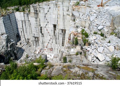 Active Granite Quarry In Barre Vermont