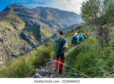 Active Holiday In Mallorca: Hike Through The Exciting Canyon, Torent De Parais Gorge - Exciting Climbing, Entry Into The Gorge From Above