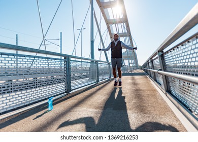 Man Using Jump Rope の画像 写真素材 ベクター画像 Shutterstock