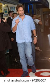 Actor DAVID DUCHOVNY at the premiere of The Good Girl, the closing night movie of the 2002 IFP/West-Los Angeles Film Festival. 29JUN2002.   Paul Smith / Featureflash