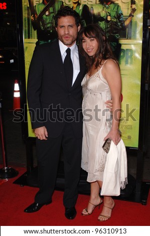 Emily osment dating seth macfarlane
