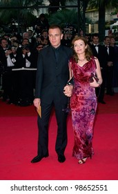 Actor EWAN McGREGOR & Wife At The Premiere Of His New Movie Moulin Rouge Which Opened The 54th Cannes Film Festival. 09MAY2001   Paul Smith/Featureflash