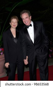 Actor Warren Beatty Actress Wife Annette Stock Photo 98653568 ...