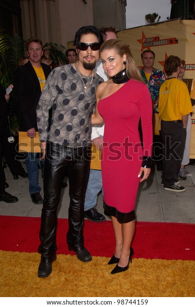 Actress Carmen Electra Boyfriend Dave Navarro Stock Photo 98744159 ...