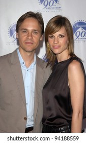 Actress HILARY SWANK & Actor Husband CHAD LOWE At The Paramount Pictures 90th Anniversary Gala At Paramount Studios, Hollywood. 14JUL2002.   Paul Smith / Featureflash