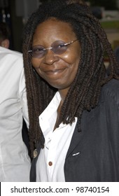 Actress WHOOPI GOLDBERG at the world premiere of Rat Race, in Los Angeles. 30JUL2001.  Paul Smith/Featureflash