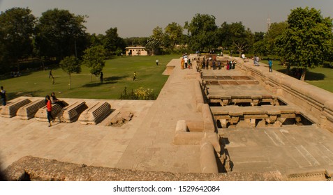 Adalaj (Gandhinager),Gujarat/India-11/15/2015: Grave Of 6 Mason Who Created The Mangificiant Adalaj Stepwell (Rain Water Storage). As Per The Legend King Begda Give Then Death Sentence.