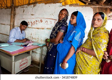 https://image.shutterstock.com/image-photo/adapur-indianov-8-indian-women-260nw-341874809.jpg