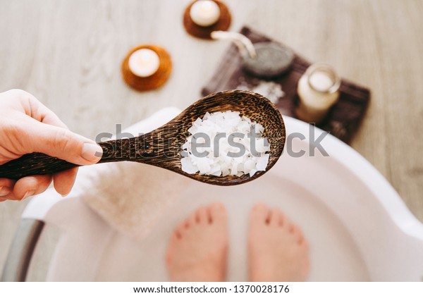 Adding Magnesium Chloride vitamin salt in foot\
bath water, solution. Magnesium grains in foot bath water are ideal\
for replenishing the body with this essential mineral, promoting\
overall well being.