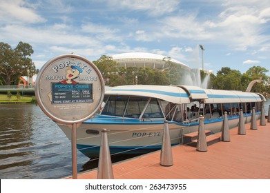 ADELAIDE, AUSTRALIA - January 31 2015:The Popeye Cruise Boat On The Torrens Lake In Adelaide. A Popular Tourist Attraction Which Takes Visitors On Cruises On The Torrens Lake.