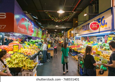 Adelaide, Australia - November 10, 2017: Adelaide Central Market With Food Stalls Full Of Fresh Fruits And Vegetables