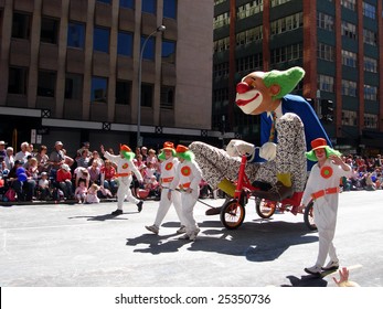 ADELAIDE - NOVEMBER 4: Clown Float In The Adelaide Christmas Pageant On November 4, 2006