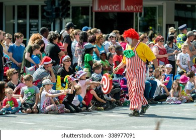 Adelaide, South Australia - November 14, 2015: Clown Interacting With Kids At Christmas Pageant 2015.