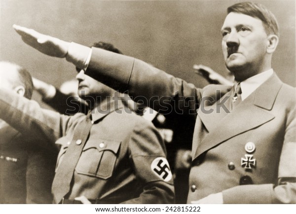 Adolf Hitler Giving Nazi Salute Hitlers の写真素材 今すぐ編集
