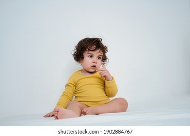 Bebe Sur Fond Blanc Stock Photos Images Photography Shutterstock