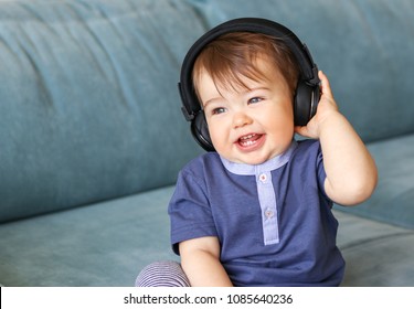 6,507 Radio baby Images, Stock Photos & Vectors | Shutterstock