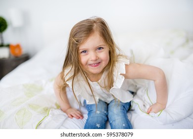 Adorable Little Girl Waked Her Bed Stock Photo 595378079 | Shutterstock