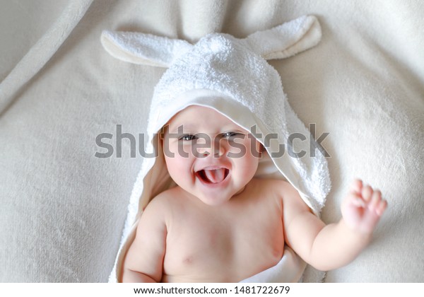 newborn baby wrapping towel