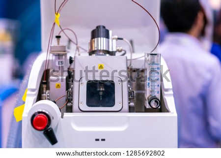 Advance technology mass spectrometer device of lab for analysis property element of sample by detector molecule for industrial food pharmaceutical nutraceuticals agriculture chemical & petrochemicals 