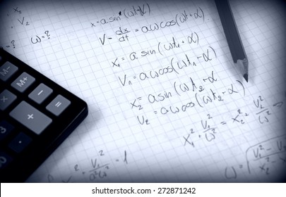 Advanced physics and maths notes (handwriting)