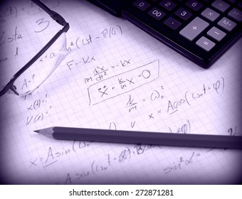 Advanced physics and maths notes (handwriting)