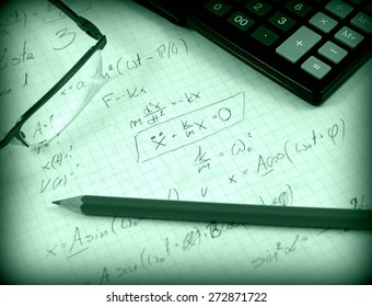 Advanced physics and maths notes (handwriting)