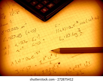 Advanced physics and maths notes (handwriting)