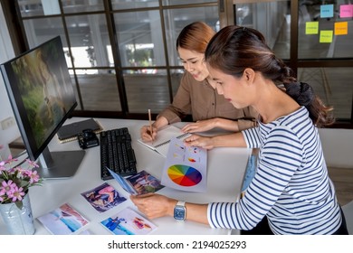 Advertising Agency Designer Creative Start-up Team Discussing Ideas In Office. 