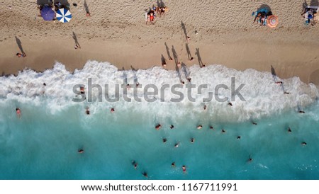 Similar – Foto Bild Luftballonaufnahme von Menschen, die Spaß und Entspannung am Costinesti-Strand in Rumänien am Schwarzen Meer haben.