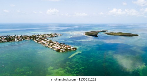 1 055 Duck Key Images Stock Photos Vectors Shutterstock   Aerial Drone View Duck Key 260nw 1135651262 