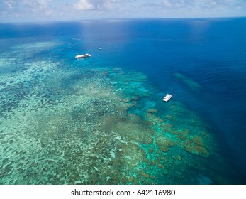 3,418 Great barrier reef aerial Images, Stock Photos & Vectors ...