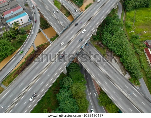 Aerial highway\
unique roads / elevated\
highway