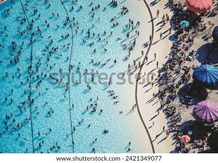 Similar – Luftballonaufnahme von Menschen, die Spaß und Entspannung am Costinesti-Strand in Rumänien am Schwarzen Meer haben.