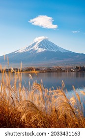 Aerial Panorama Landscape Of Fuji Mountain. Iconic And Symbolic Mountain Of Japan. Scenic Sunset Landscape Of Fujisan At Evening Time, Kawaguchiko, Yamanashi, Japan.