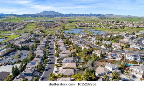Aerial photo of a community in Brentwood, California