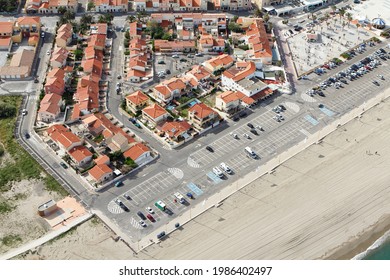 Photo aérienne de Barcarès et de la plage centrale, dans le département des Pyrénées-Orientales, région de l'Occitanie, France