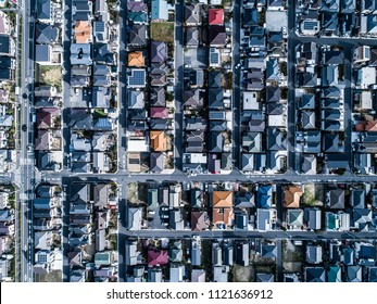 Aerial photograph of residential area in Japan.
Viewpoint from directly above.