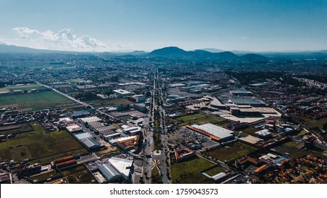 Aerial photography of the magical town of Metepec, State of Mexico, Mexico, where its main roads are seen, such as Avenida Pinosuarez, photography of symmetrical avenues.