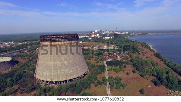 空撮 チェルノブイリ原子力発電所の未完成の冷却塔 の写真素材 今すぐ編集