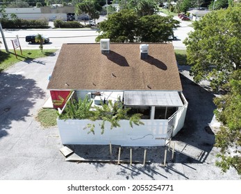 Aerial View Abandoned Restaurant Located In Englewood Florida. Shows The Economic Difficulties Finding Help Due To Covid-19 And Inflation Causing Small Business Owners To Close Up In Rural America. 