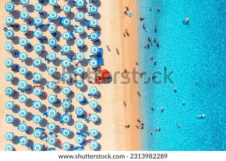 Similar – Luftballonaufnahme von Menschen, die Spaß und Entspannung am Costinesti-Strand in Rumänien am Schwarzen Meer haben.