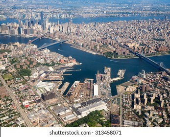 Aerial view of downtown Manhattan in New York City