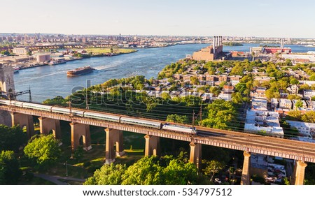 Similar – Foto Bild Skyline von Manhattan, Queens und New Jersey mit Möven in der Dämmerung