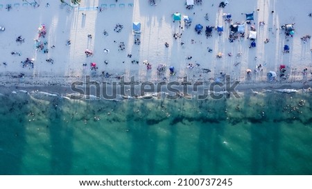 Similar – Luftballonaufnahme von Menschen, die Spaß und Entspannung am Costinesti-Strand in Rumänien am Schwarzen Meer haben.