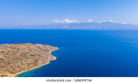 Vue aérienne de l'île de Kalydon, Crète, Grèce