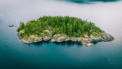 Small Red Cabin Free Stock Photo - Public Domain Pictures